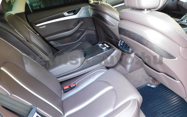AUDI A8 4.2 V8 TDI DPF quattro tiptronic személygépkocsi - 4134cm3 Diesel 120400 10/12