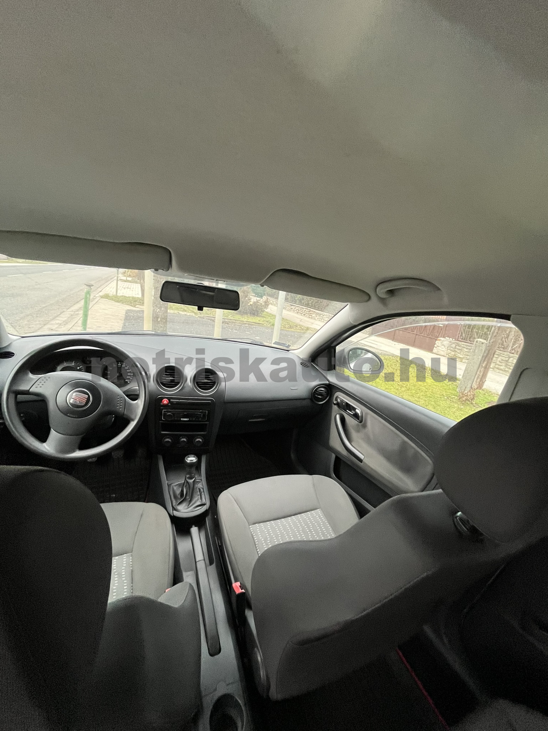 SEAT Ibiza 1.4 16V Reference személygépkocsi - 1390cm3 Benzin 121344 10/12