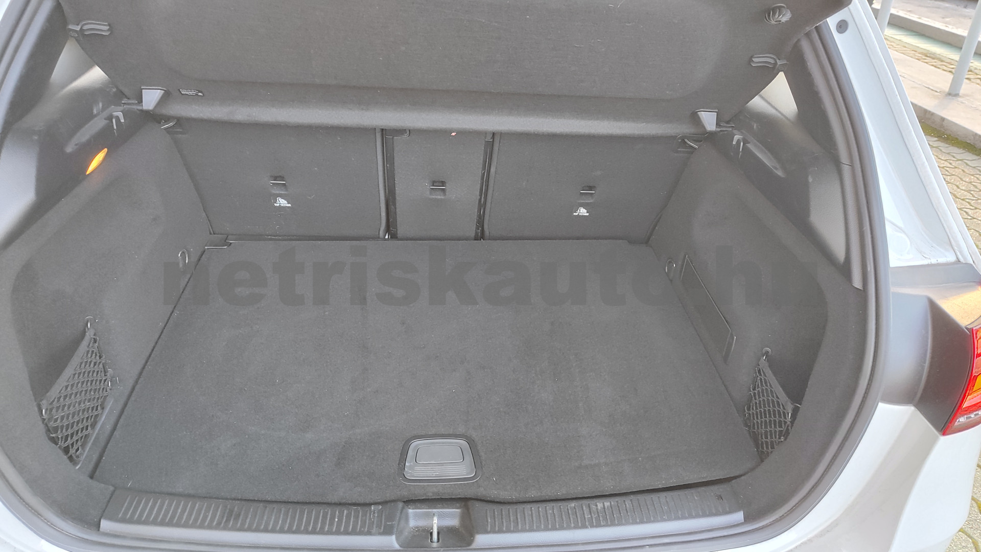 MERCEDES-BENZ B-osztály B 200 d AMG Line 8G-DCT személygépkocsi - 1950cm3 Diesel 121403 12/12