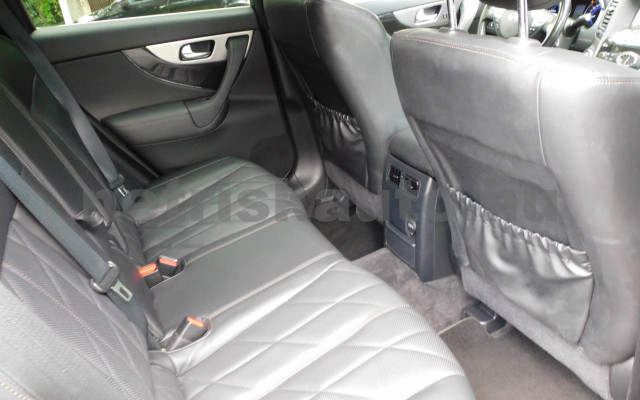 INFINITI QX70 3.0 d S Premium Aut. személygépkocsi - 2993cm3 Diesel 121025 10/12