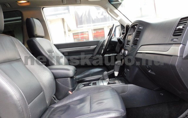 MITSUBISHI Pajero 3.2 DI-D Instyle Navi Aut. személygépkocsi - 3200cm3 Diesel 119886 9/12