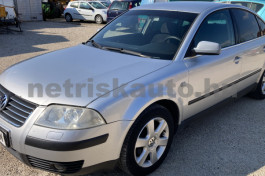 VW Passat 1.6 Comfortline Business személygépkocsi - 1595cm3 Benzin 120368