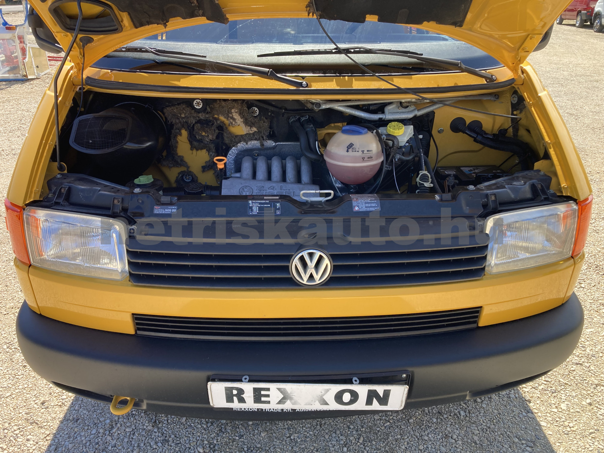 VW Transporter 2.4 7DM 1Z2 F tehergépkocsi 3,5t össztömegig - 2370cm3 Diesel 121500 5/9