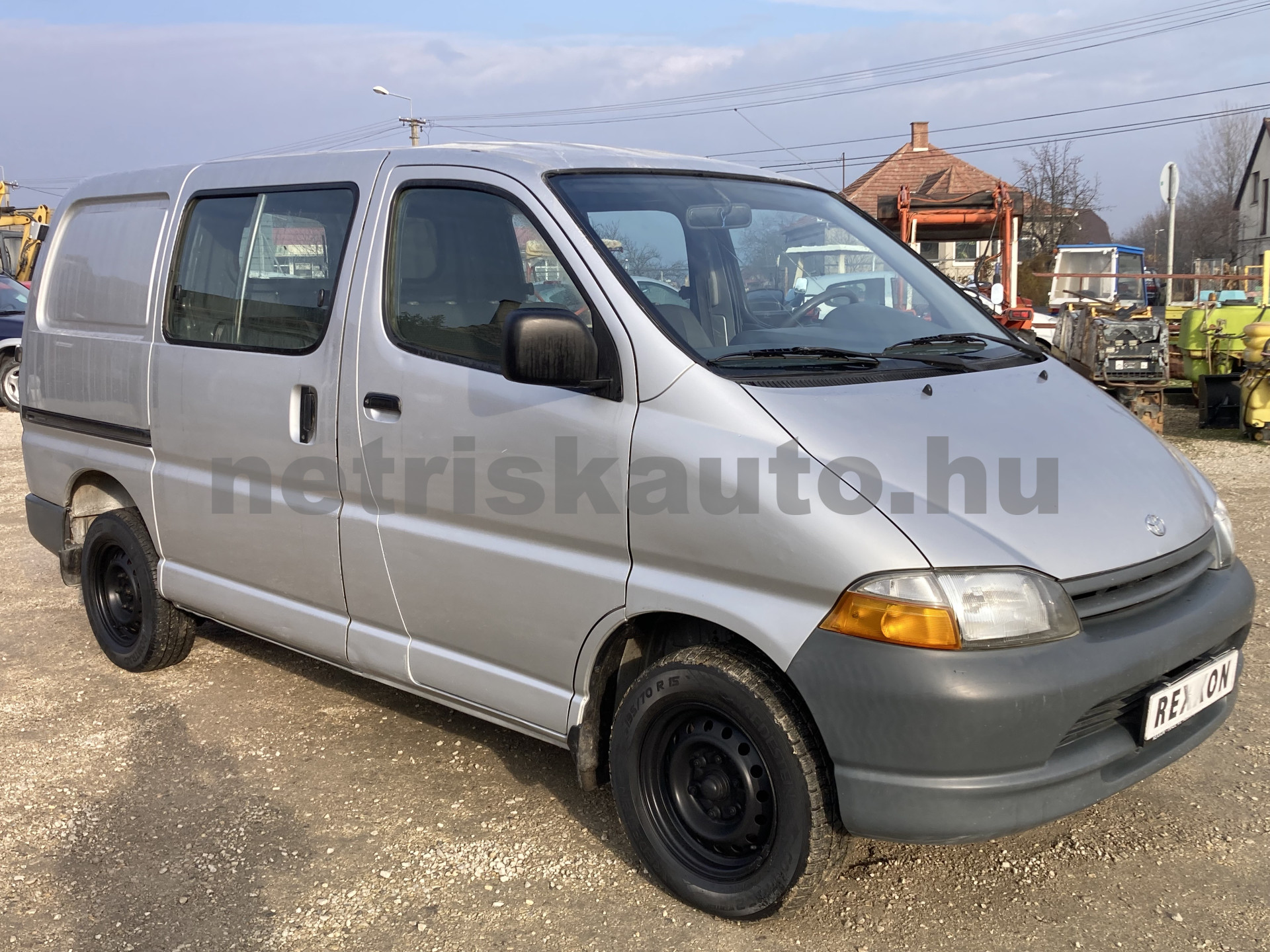 TOYOTA Hi-Ace 2.4 D Panel Van tehergépkocsi 3,5t össztömegig - 2446cm3 Diesel 121356 1/10