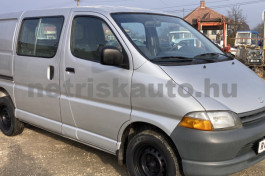 TOYOTA Hi-Ace 2.4 D Panel Van tehergépkocsi 3,5t össztömegig - 2446cm3 Diesel 121356