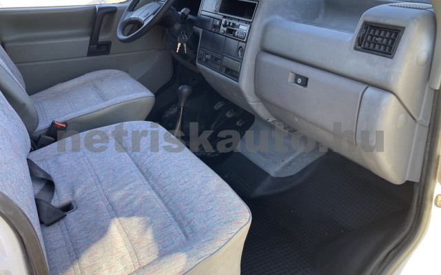 VW Transporter 2.4 70E 1F2 O tehergépkocsi 3,5t össztömegig - 2370cm3 Diesel 121606 8/8