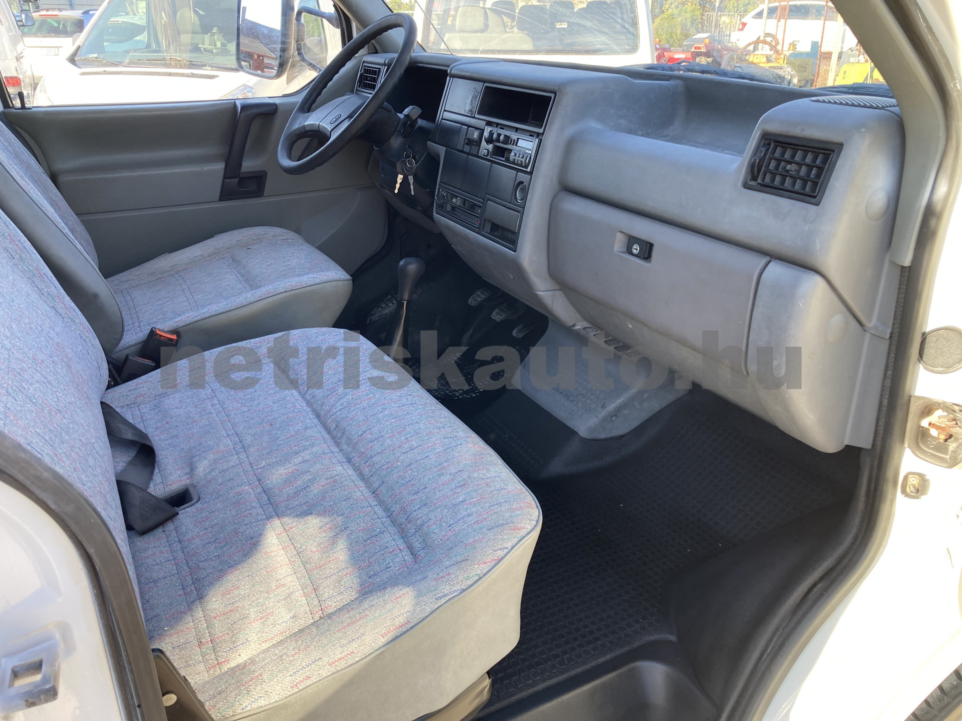 VW Transporter 2.4 70E 1F2 O tehergépkocsi 3,5t össztömegig - 2370cm3 Diesel 121606 8/8