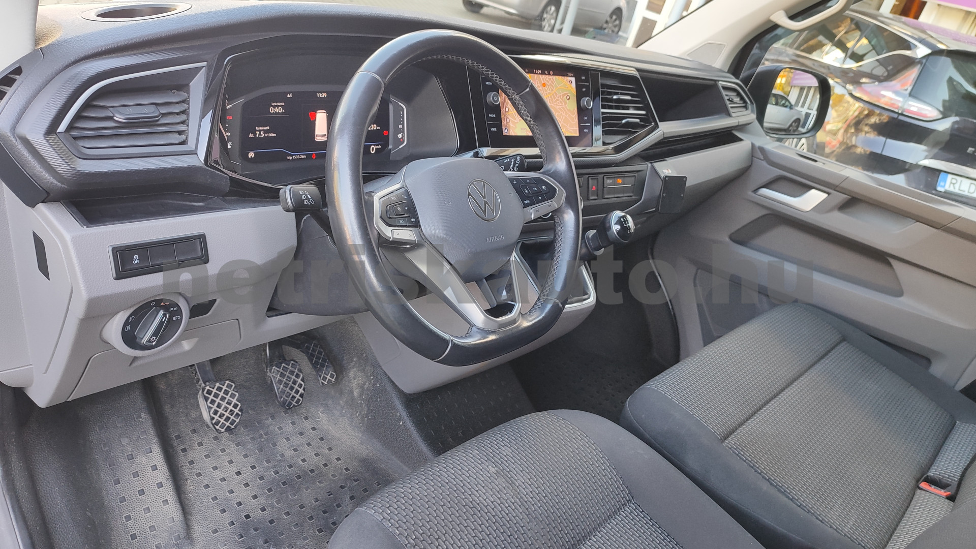 VW Transporter 2.0 TDi T6.1 RT (3 sz.) tehergépkocsi 3,5t össztömegig - 1968cm3 Diesel 121609 6/12