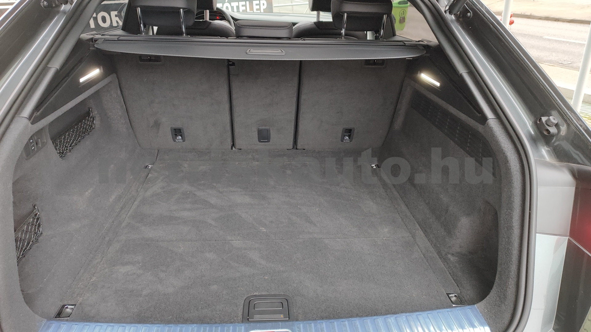 AUDI Q8 55 TFSI quattro tiptronic személygépkocsi - 2995cm3 Hybrid 121360 11/12