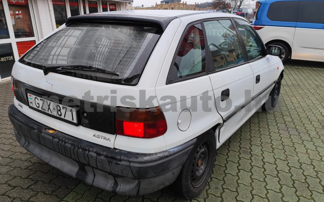 OPEL Astra 1.4 16V GL személygépkocsi - 1388cm3 Benzin 121381 11/11