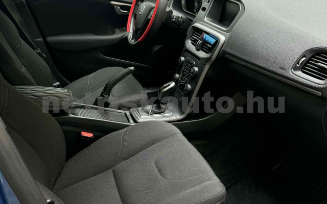 VOLVO V40 1.6 D [D2] Ocean Race Powershift személygépkocsi - 1560cm3 Diesel 121230 7/8