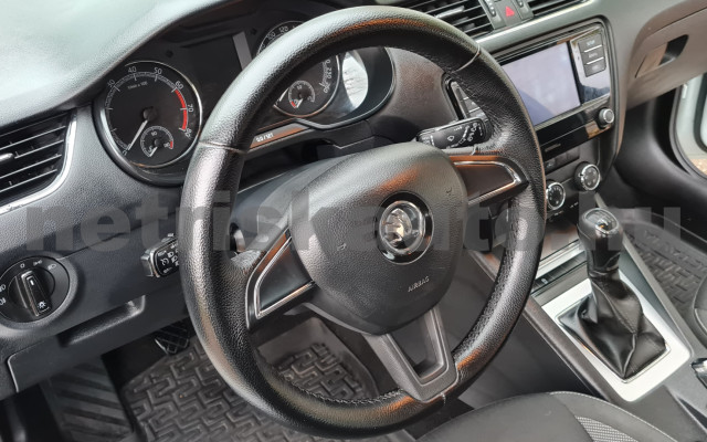 SKODA Octavia 1.4 TSI Ambition személygépkocsi - 1395cm3 Benzin 121033 2/6