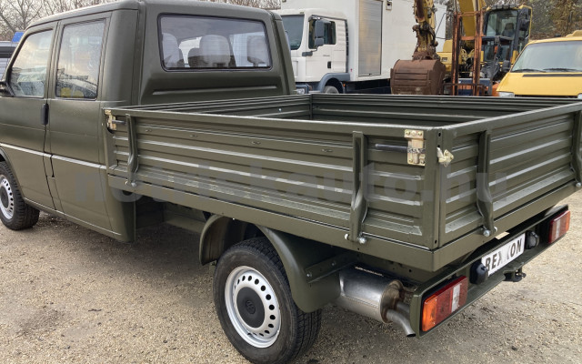 VW Transporter 2.4 Syncro 7DM 1F5 F tehergépkocsi 3,5t össztömegig - 2370cm3 Diesel 121346 4/9