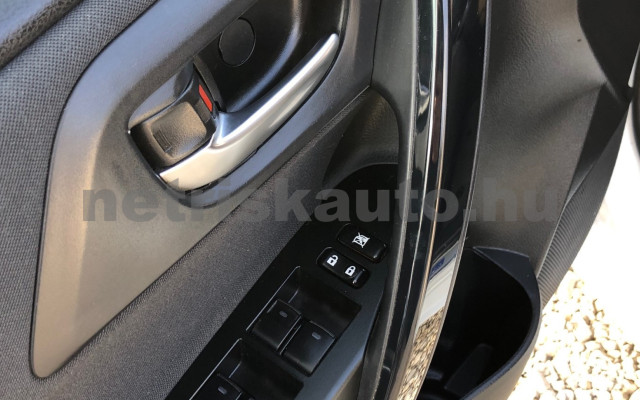 TOYOTA Auris 1.8 HSD Active Trend Aut. személygépkocsi - 1798cm3 Hybrid 120029 7/12