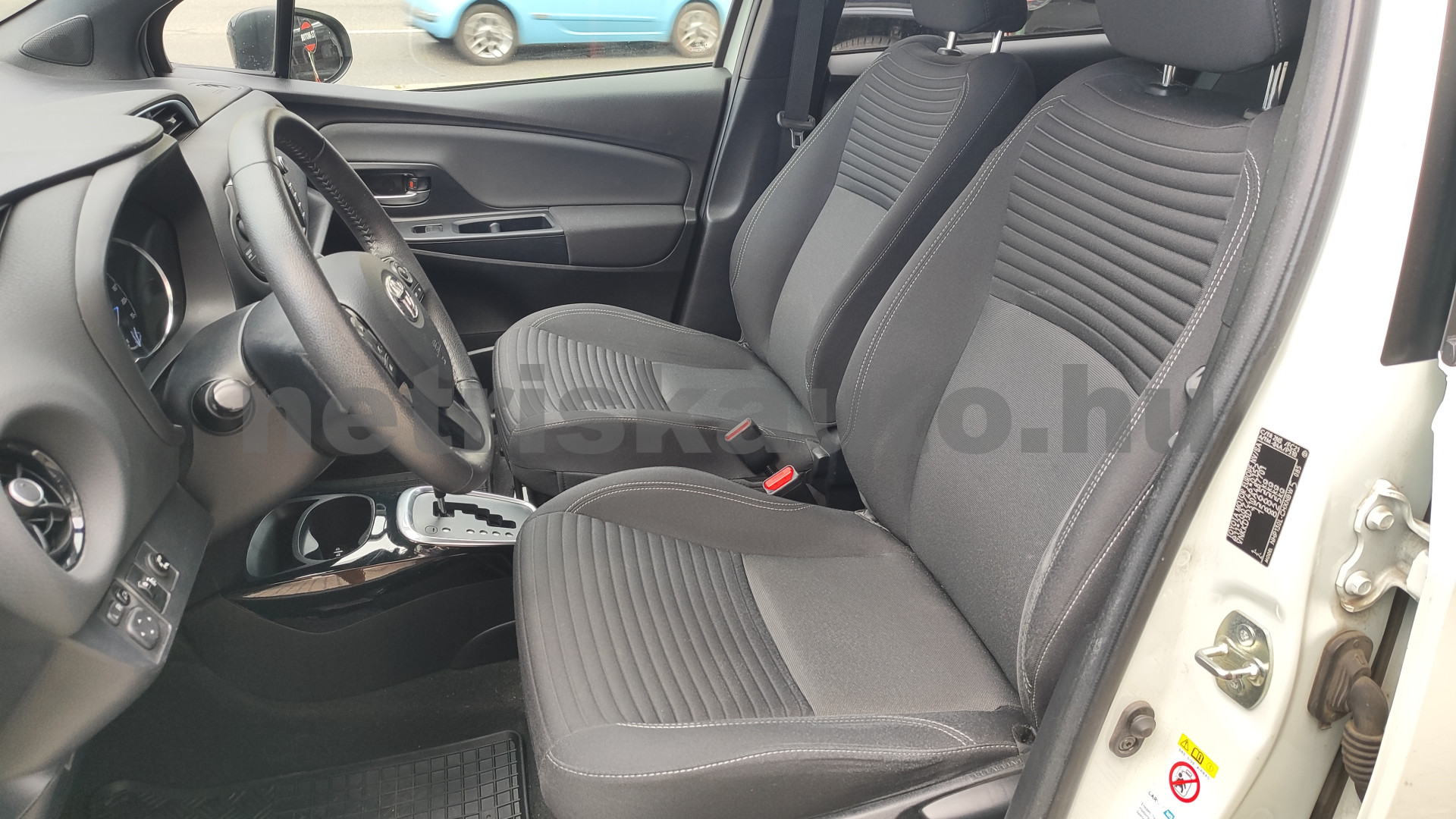 TOYOTA Yaris 1.5 VVT-i Hybrid Sel. W. e-CVT személygépkocsi - 1497cm3 Hybrid 121528 5/12