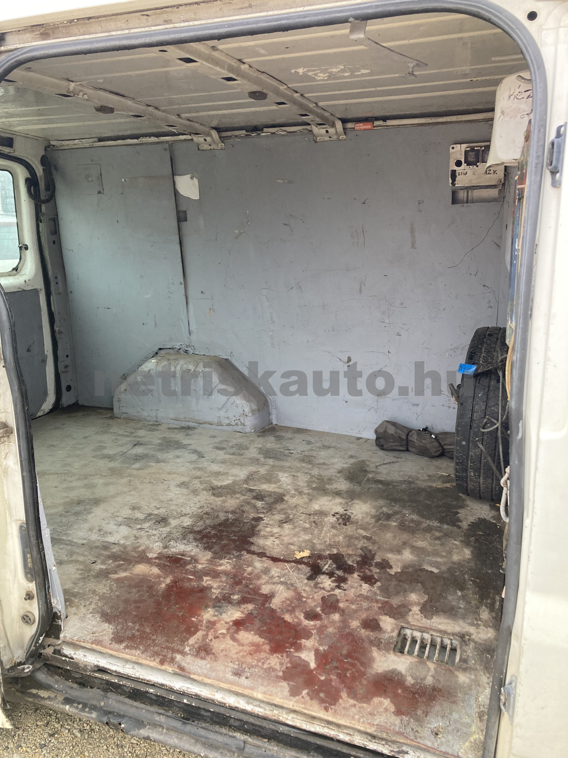 FORD Transit 2.0 DI 300 M TDE tehergépkocsi 3,5t össztömegig - 1998cm3 Diesel 121350 6/9