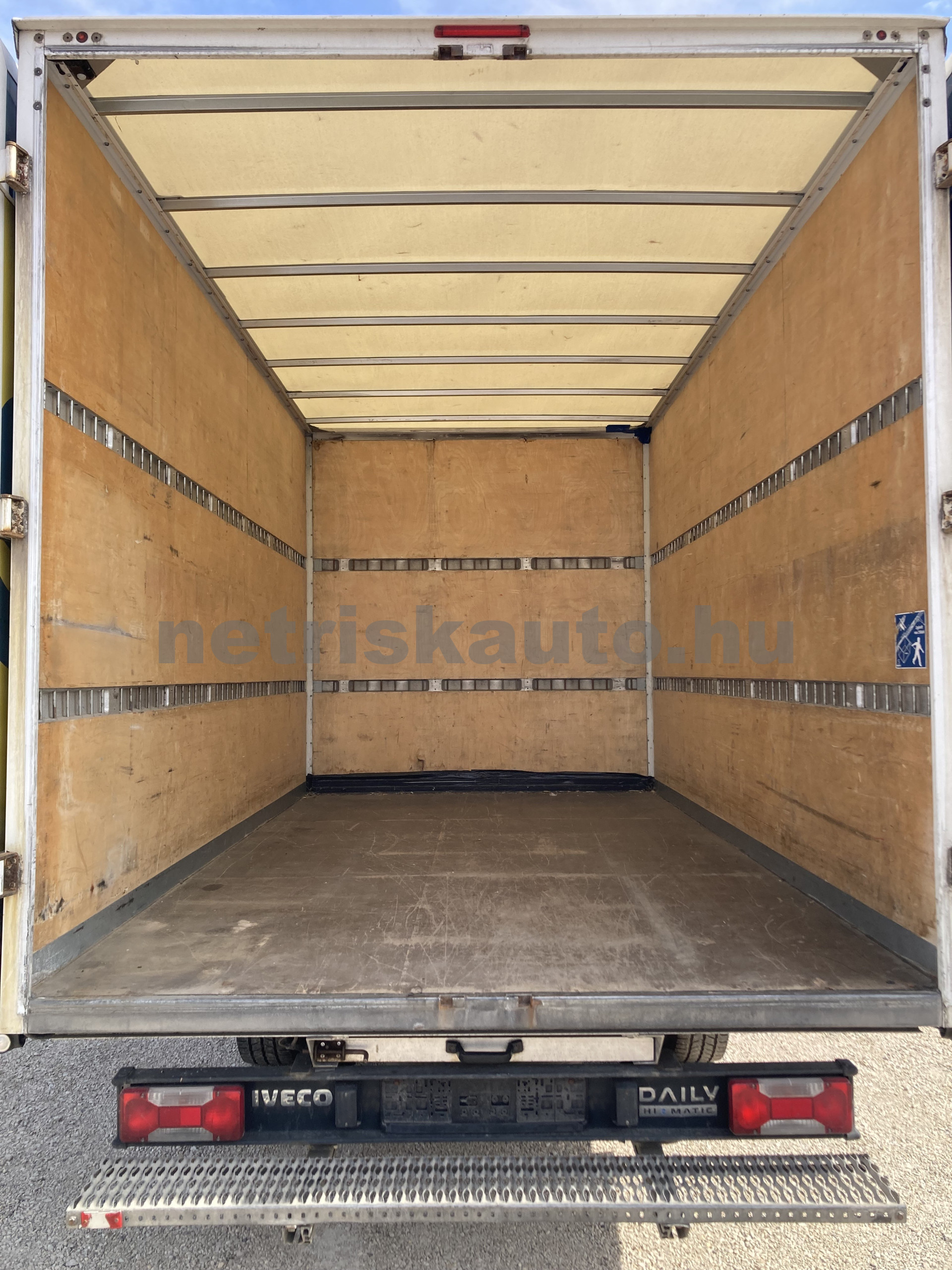 IVECO 35 35 S 18 3750 Aut. tehergépkocsi 3,5t össztömegig - 2998cm3 Diesel 121272 5/8