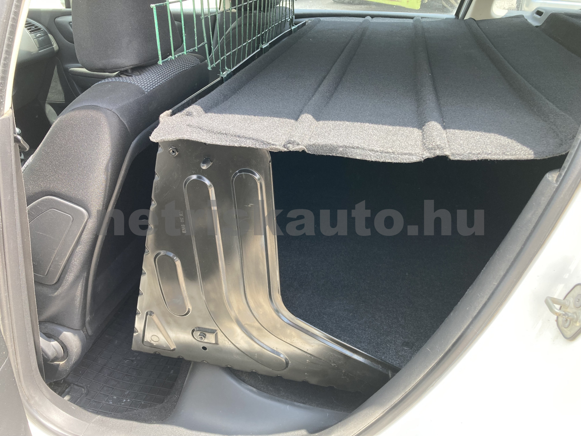 CITROEN C4 1.6 HDi Profi tehergépkocsi 3,5t össztömegig - 1560cm3 Diesel 121192 8/10