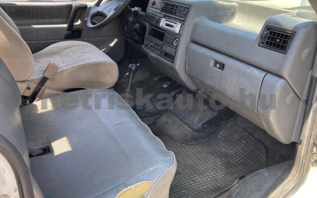 VW Transporter 2.4 70E 1F5 F tehergépkocsi 3,5t össztömegig - 2370cm3 Diesel 121511 8/8