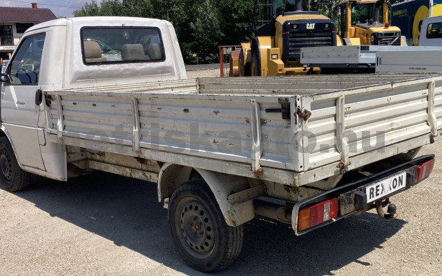 VW Transporter 2.4 70E 1F5 F tehergépkocsi 3,5t össztömegig - 2370cm3 Diesel 121511 2/8
