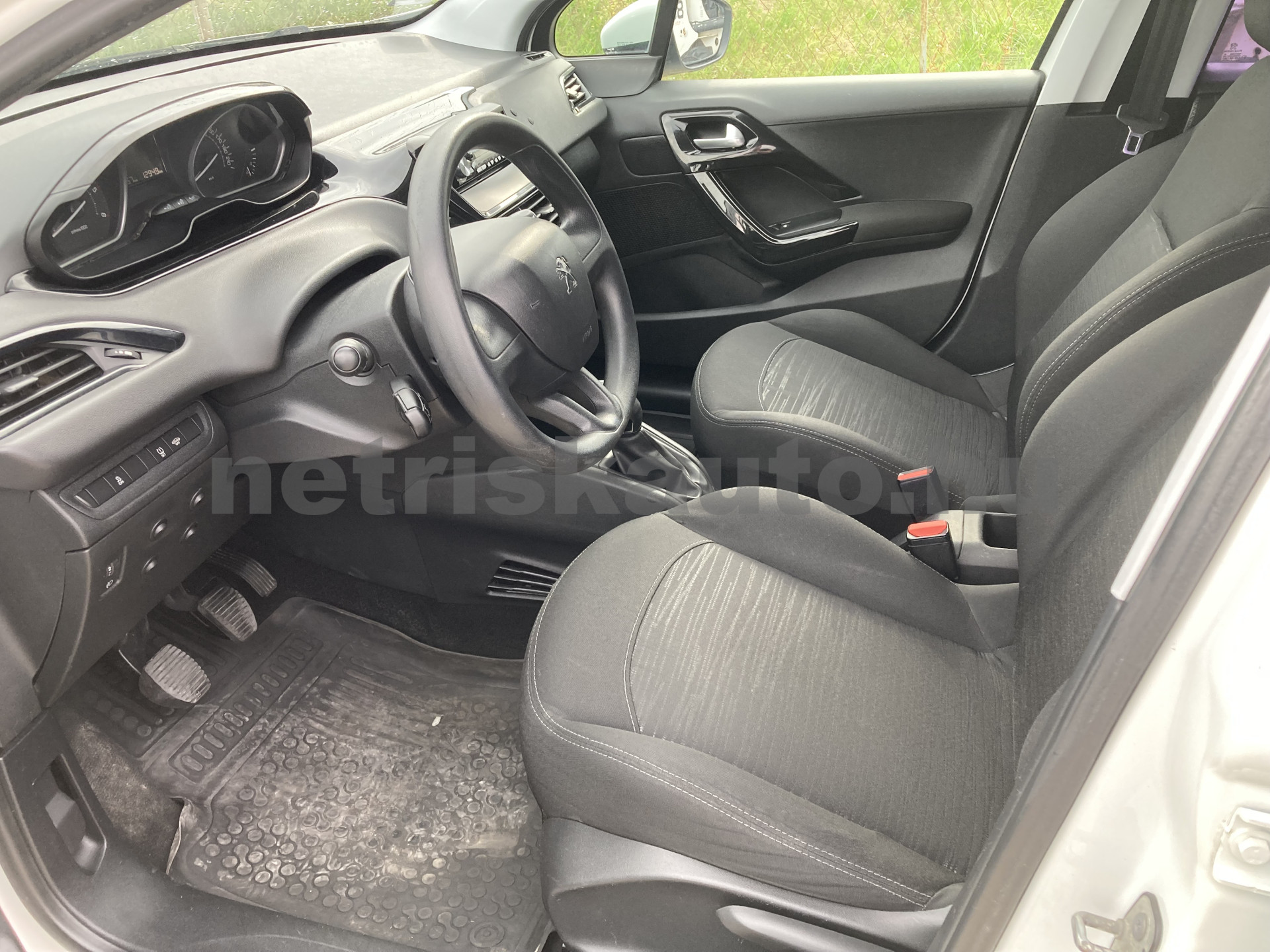 PEUGEOT 208 1.6 BlueHDi Van tehergépkocsi 3,5t össztömegig - 1560cm3 Diesel 121218 6/10