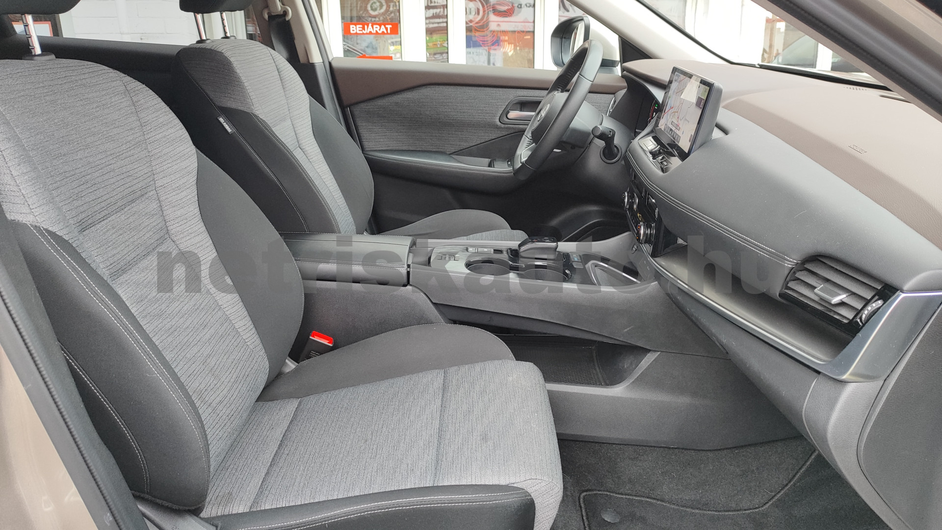 NISSAN X-Trail 1.5 e-Power N-Connecta Aut. személygépkocsi - 1497cm3 Hybrid 121358 8/12